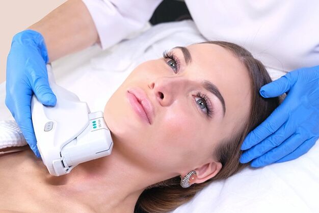 Lifting facciale hardware allo scopo di un'efficace rigenerazione della pelle